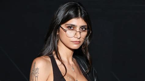 mia califa xxx|Mia Khalifa Videos Porno 